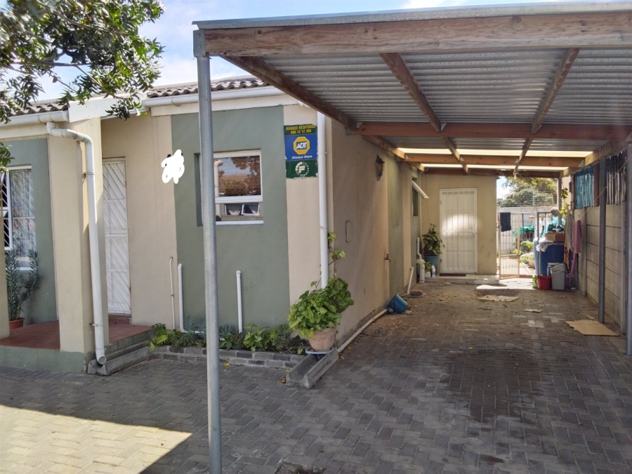 4 Bedroom Property for Sale in The Connifers Western Cape